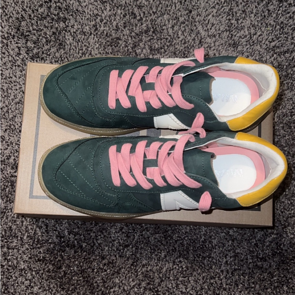 MIA Green Sneakers with Pink Laces